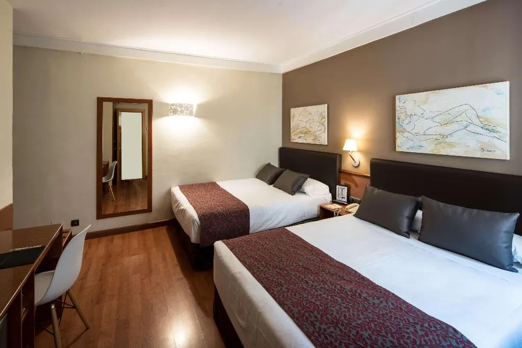 Room, Catalonia Castellnou, Barcelona