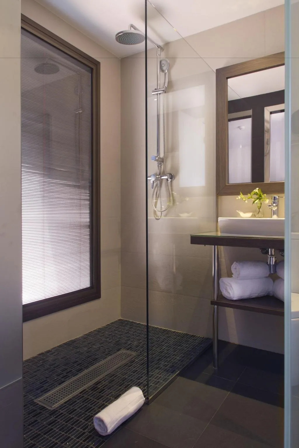 Room, Oasis, Barcelona