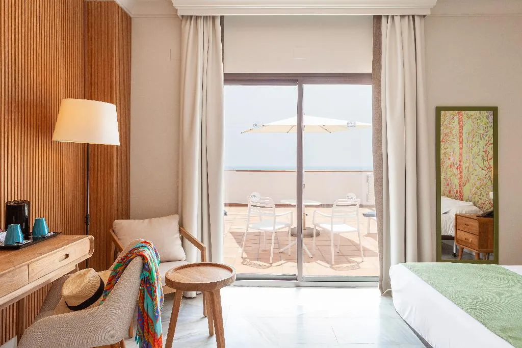Room, Duque de Najera, Costa De La Luz