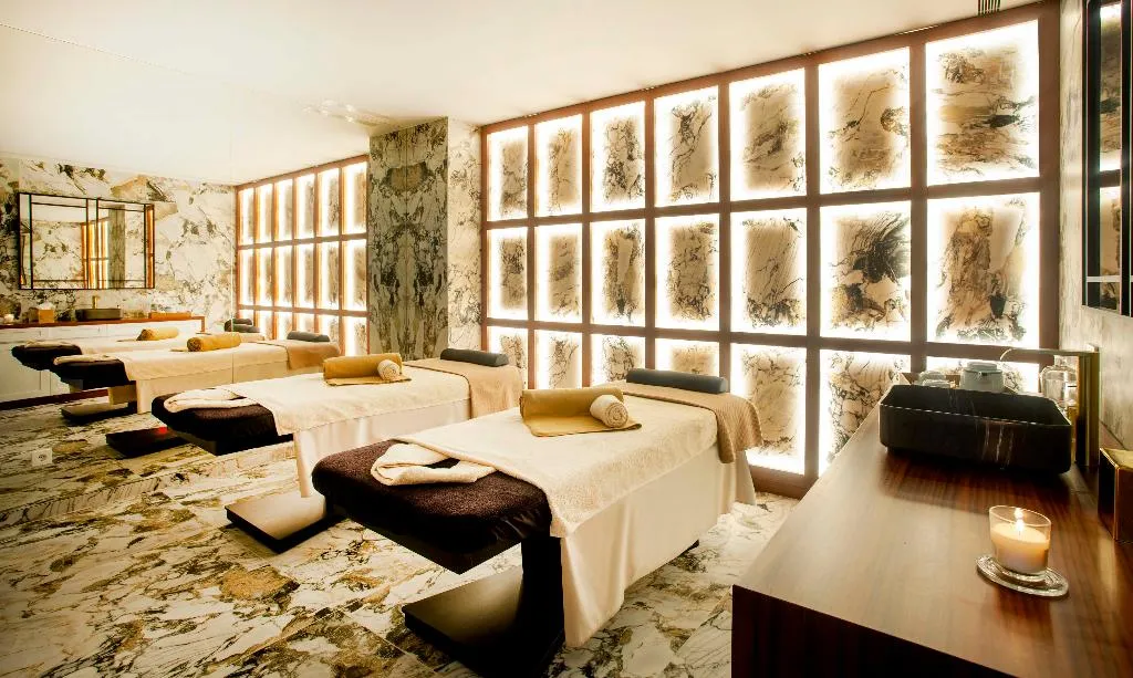 Sports and Entertainment, Wine & Books Porto Hotel, Porto