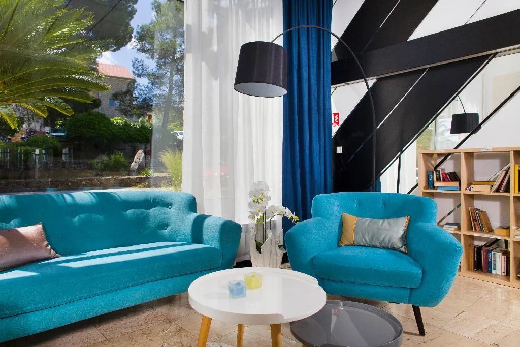 Lobby, Hvar, Split