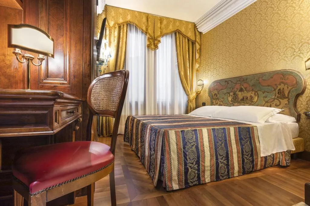 Room, Palazzina Veneziana, Venice