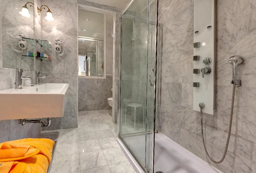 Double or Twin SUPERIOR Room, Grand Hotel Plaza, Rome