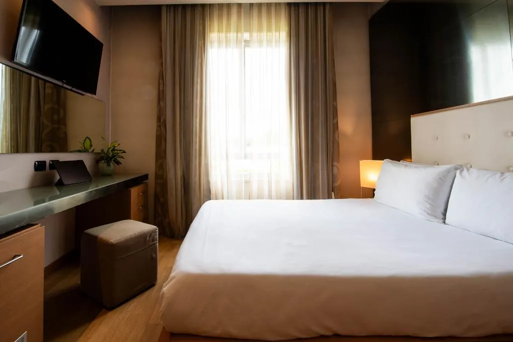 DOUBLE SINGLE USE CLASSIC QUEEN BED Room, Axolute Comfort Hotel - Cantu, Milan