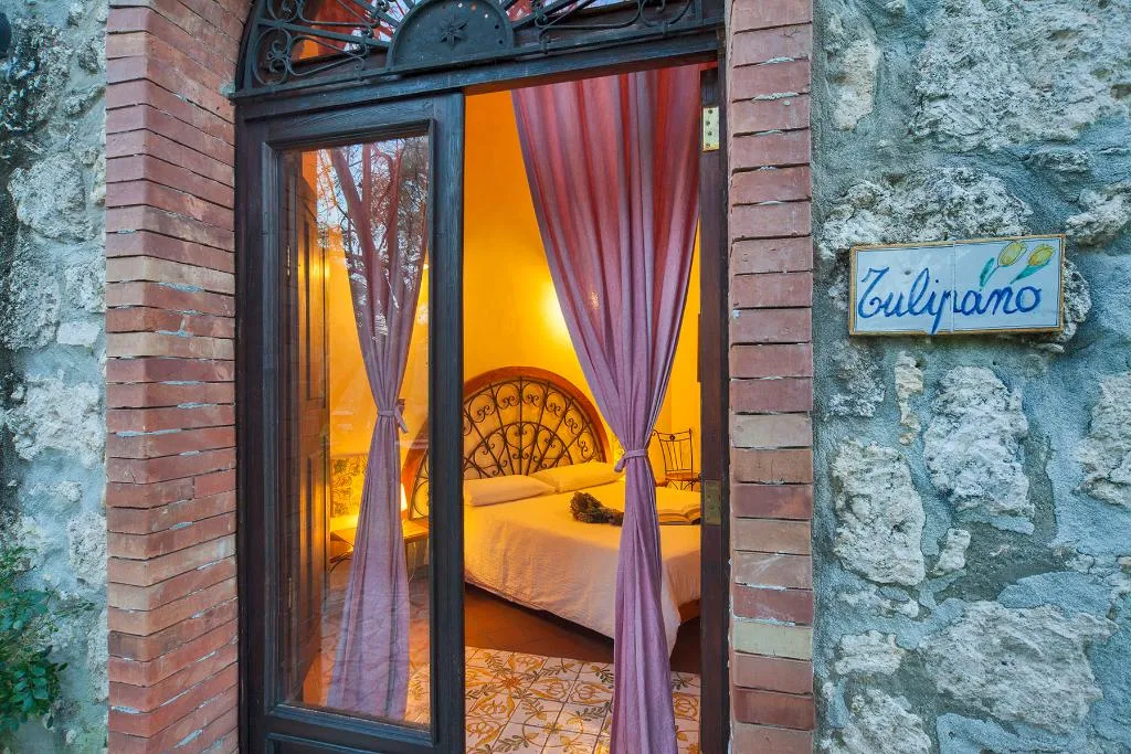 Double or Twin SUPERIOR Room, Villa dei Papiri, Catania