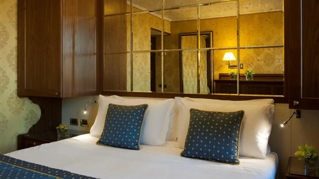 DOUBLE STANDARD Room, Pensione Wildner, Venice