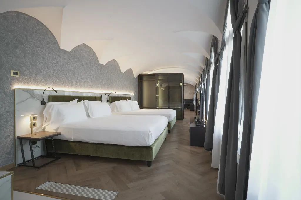 SUITE Presidential Room, Palazzo Santo Spirito, Milan