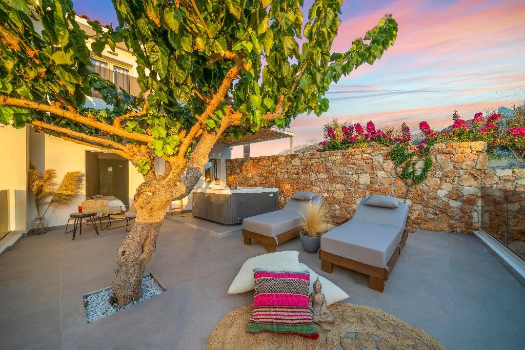 SUITE WITH JACUZZI Room, Notos Heights Hotel & Suites, Crete