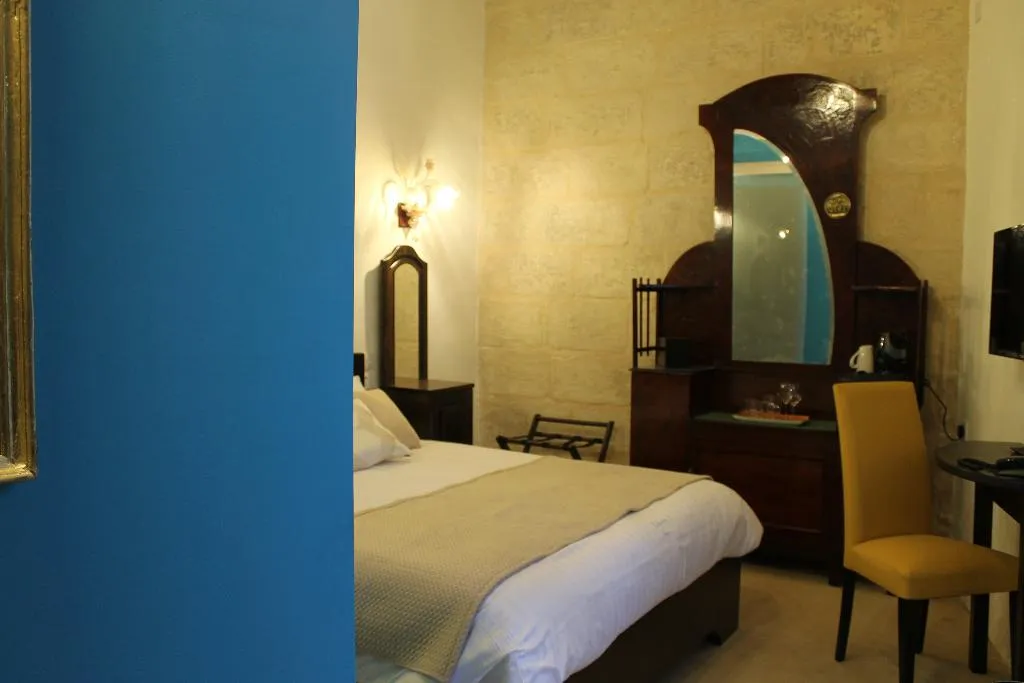 DOUBLE DELUXE QUEEN BED Room, Palazzino Nina Boutique Hotel, Malta