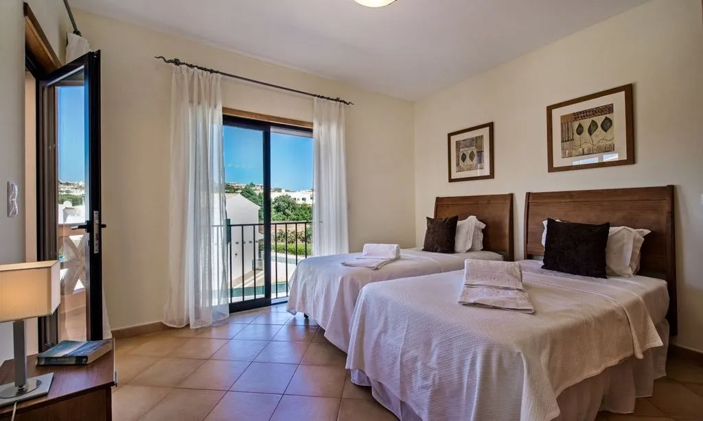 APARTMENT THREE BEDROOMS Room, Estrela da Luz, Algarve