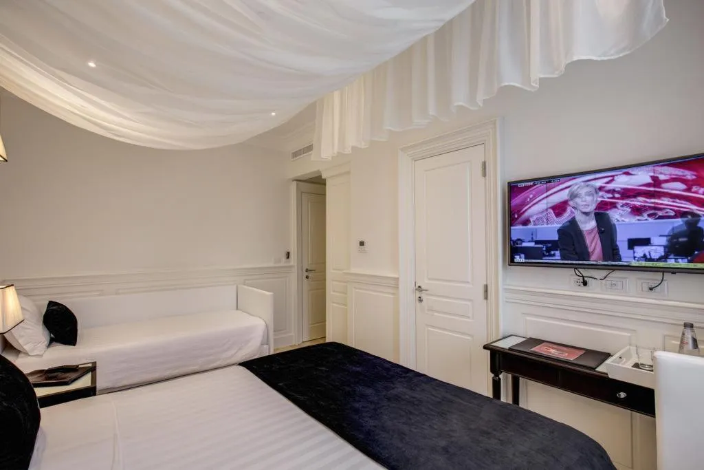 TRIPLE STANDARD Room, Tito, Rome