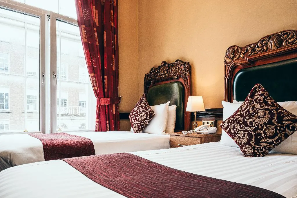 TRIPLE STANDARD Room, Russell Court, Dublin