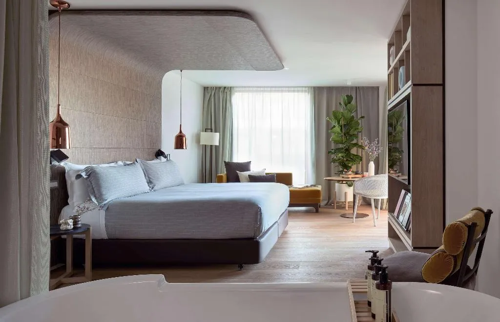 SUITE CITY VIEW Room, ME Barcelona, Barcelona