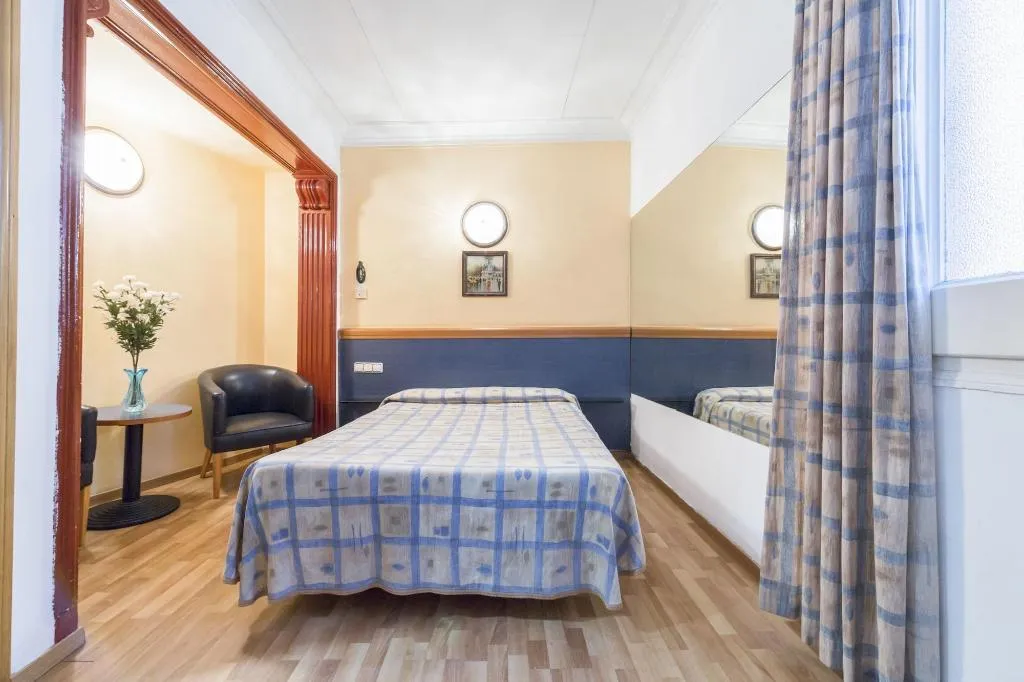 Room, Pensión Miami, Barcelona