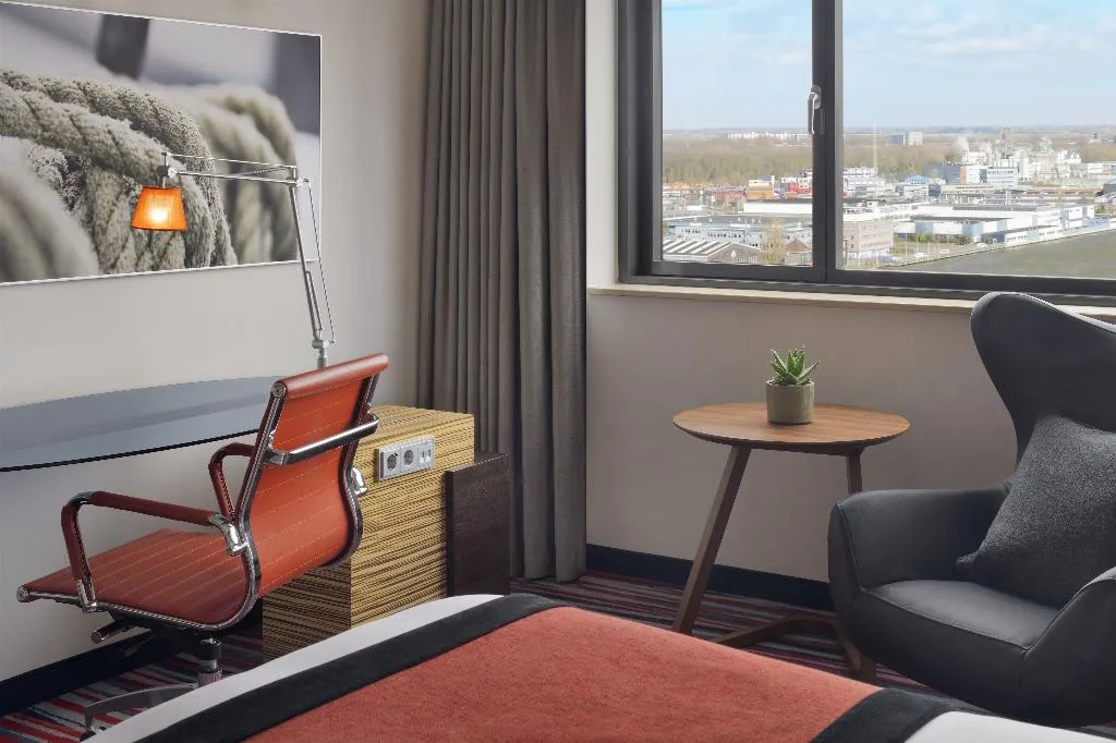 TWIN CLASSIC Room, Movenpick Hotel Amsterdam City Centre, Amsterdam