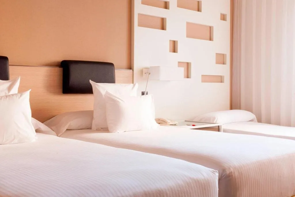 Room, Marriott Hotel Madrid Auditorium, Madrid