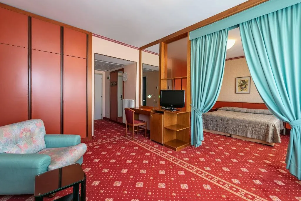 Room, Terme Savoia, Venice