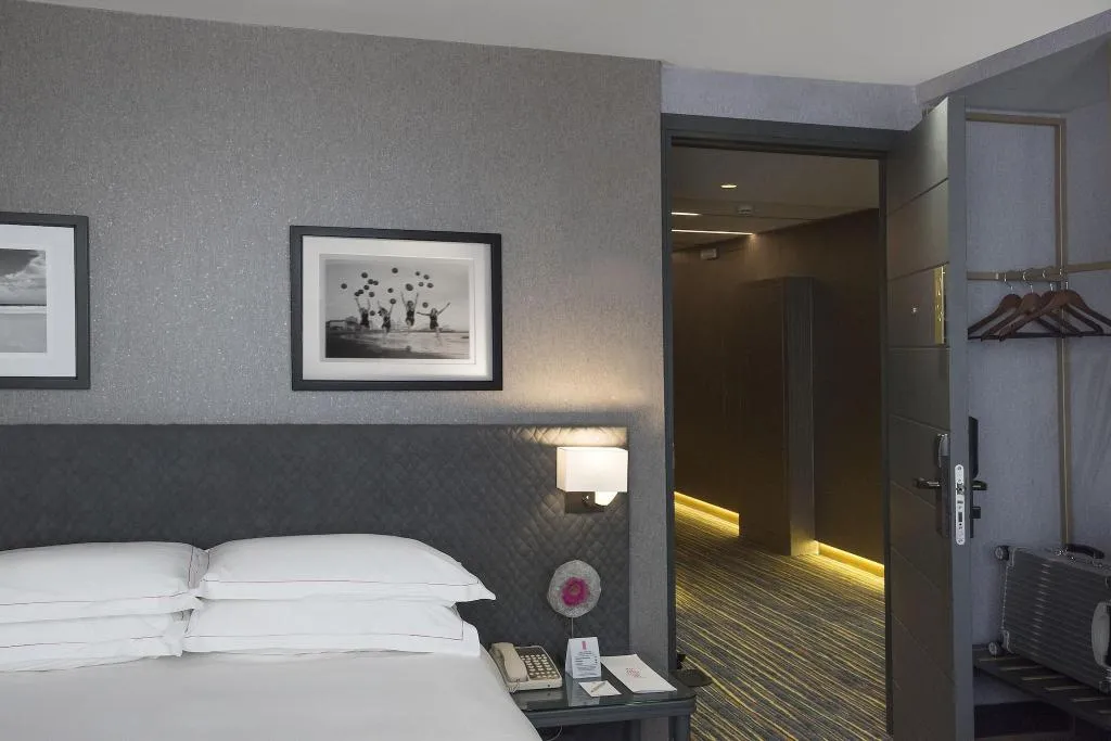 Room, President, Athens