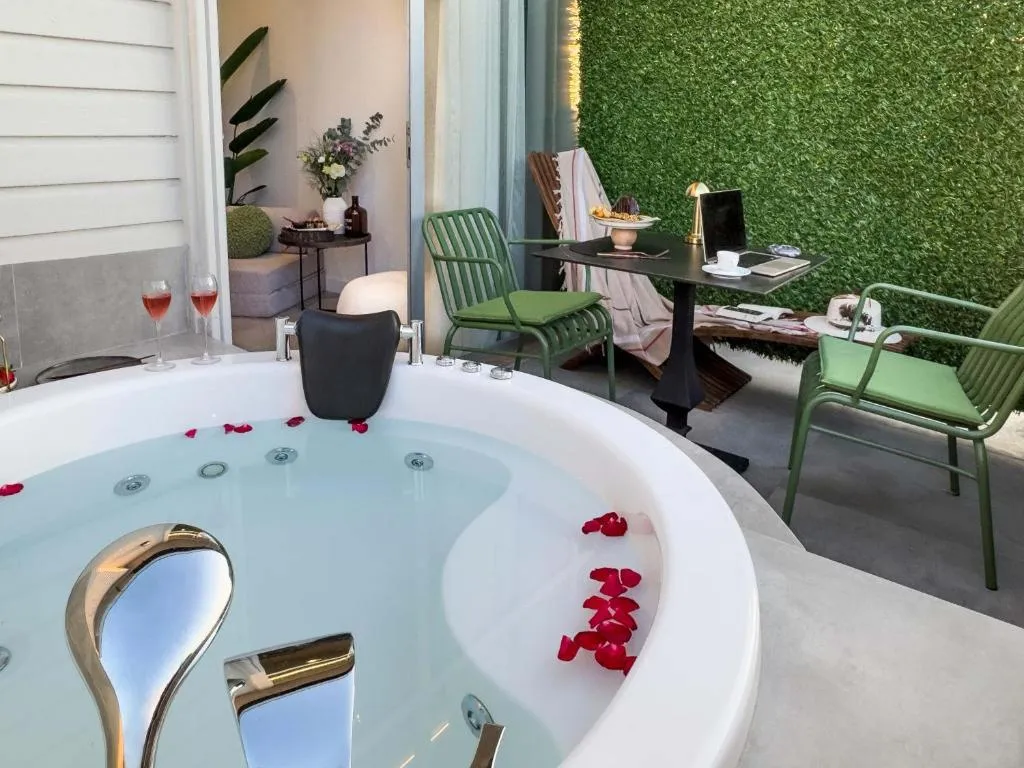 DOUBLE DELUXE WITH JACUZZI Room, Luff Living Adult Only +12 Plus  Ex One Living, Antalya