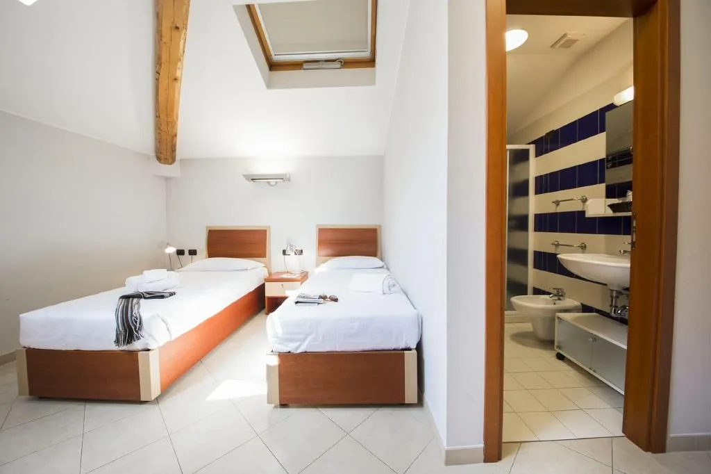 Room, Camplus Guest Catania, Catania