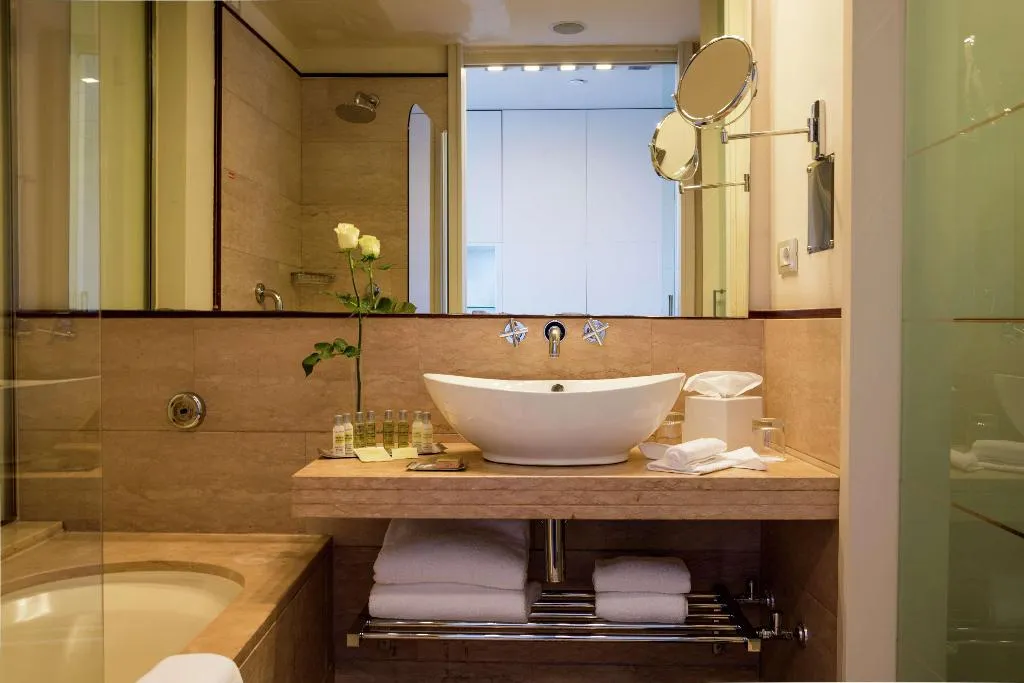 TWIN EXECUTIVE Room, DoubleTree by Hilton Florence Metropole, Florence