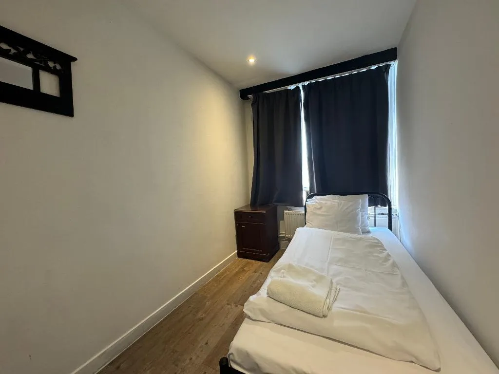 SINGLE WITH SHARED BATHROOM Room, Hotel La Belle Vue, Amsterdam