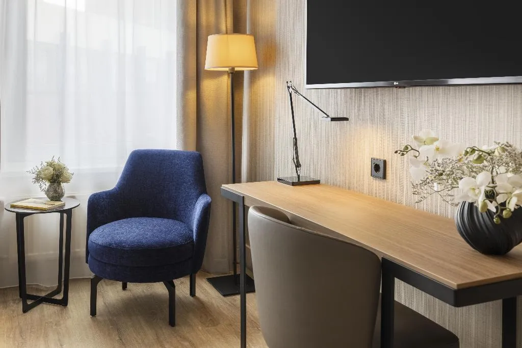 DOUBLE SUPERIOR Room, NH Amsterdam Leidseplein, Amsterdam