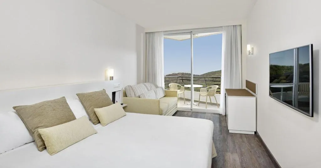 Room, Sol Barbados, Majorca