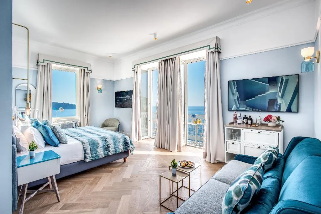 JUNIOR SUITE SEA VIEW Room, Hotel Mediterraneo Sorrento, Naples