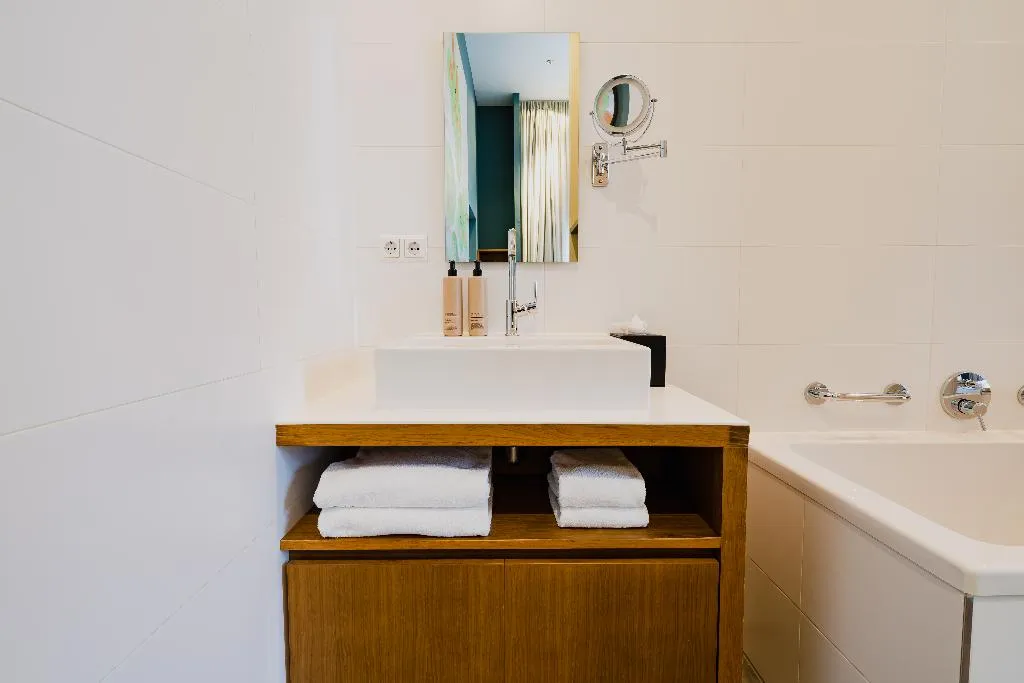 JUNIOR SUITE STANDARD Room, Hotel De Hallen, Amsterdam