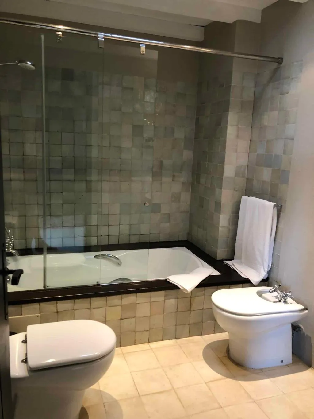 JUNIOR SUITE STANDARD Room, Hotel Castell D'Emporda, Barcelona