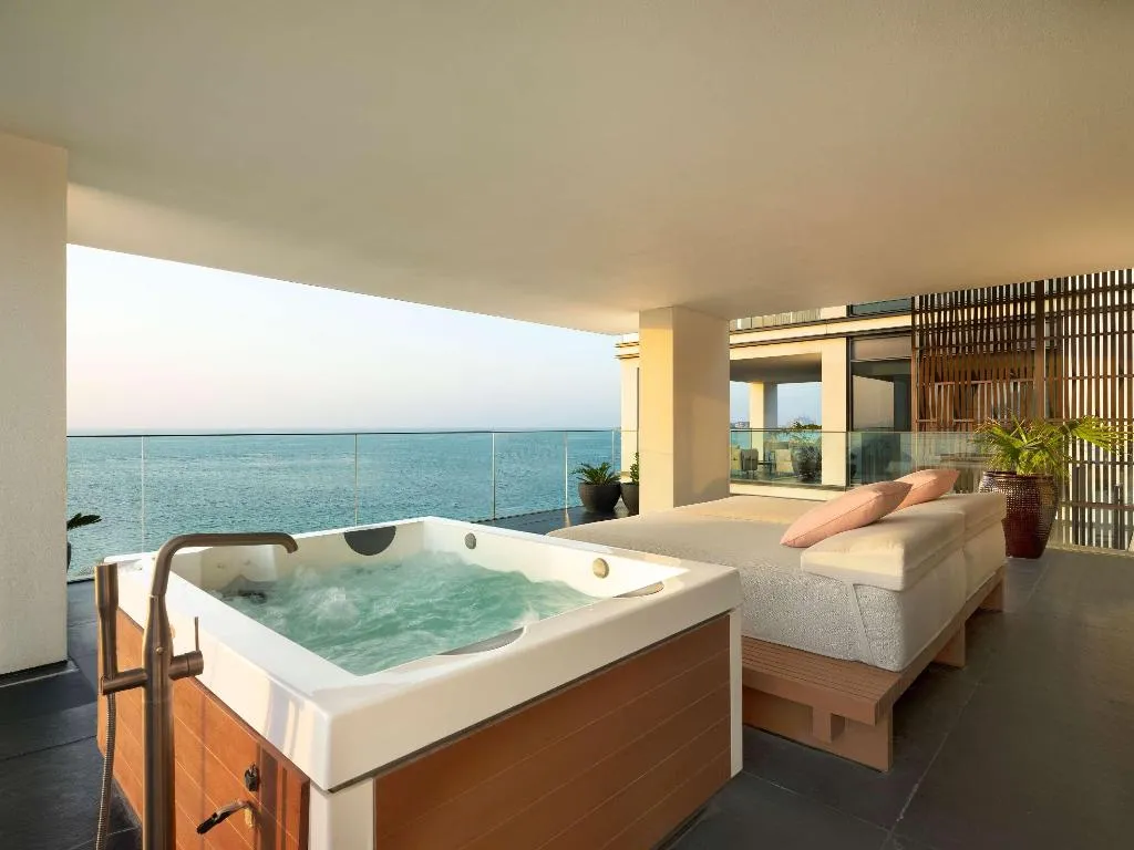 FAMILY ROOM STANDARD Room, Banyan Tree Dubai, Dubai