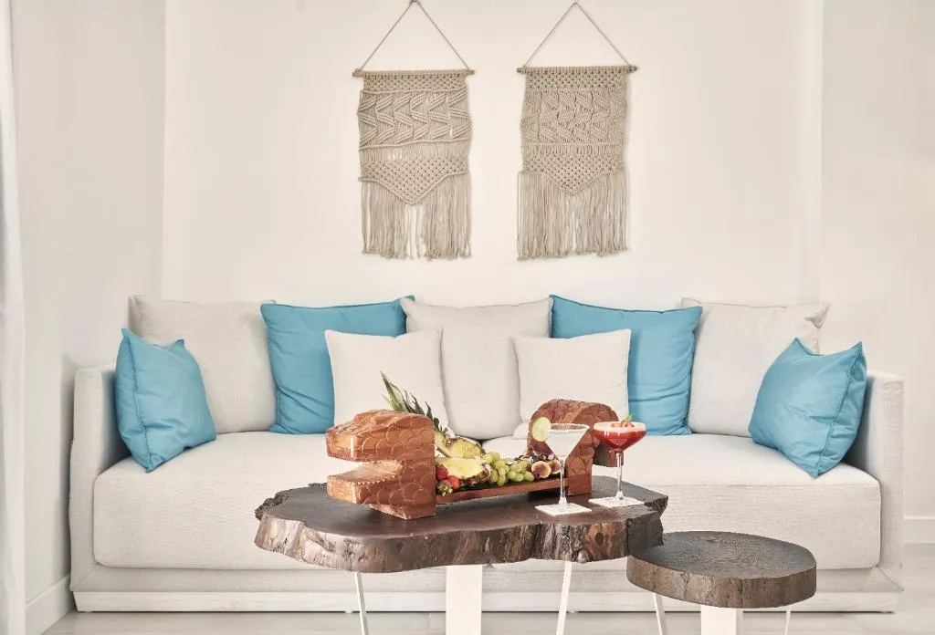 SUITE LUXURY Room, Nikki Beach Resort & Spa Santorini, Athens