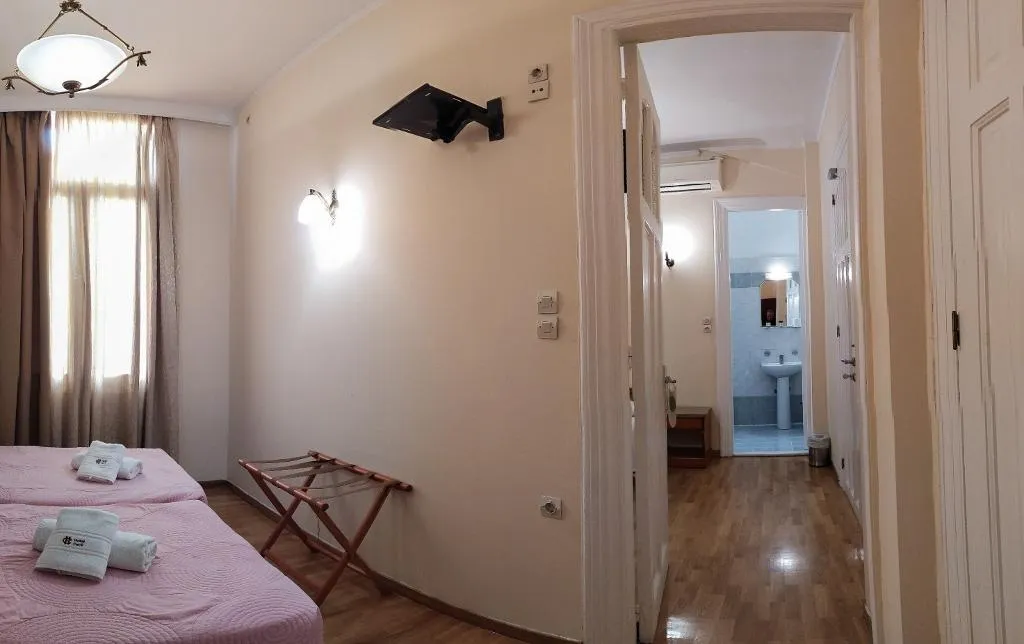 QUADRUPLE STANDARD Room, Cecil hotel, Athens