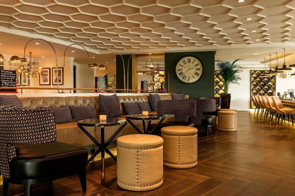 Restaurant, Le Royal Meridien Beach Resort and Spa, Dubai