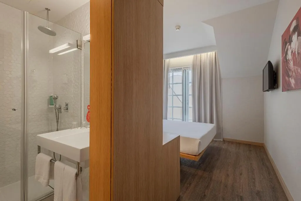 SINGLE STANDARD Room, Moov Hotel Porto Centro, Porto