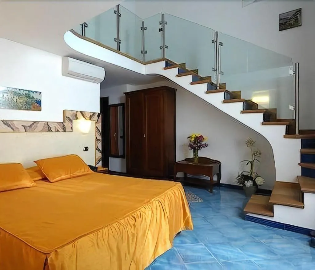 Room, Hotel Floridiana, Naples