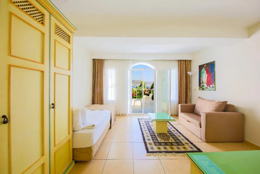 FAMILY ROOM SEA VIEW Room, Salmakis Resort & Spa, Bodrum