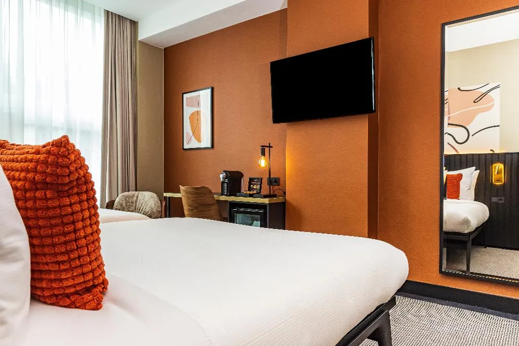 TRIPLE STANDARD Room, Huygens Place, Amsterdam