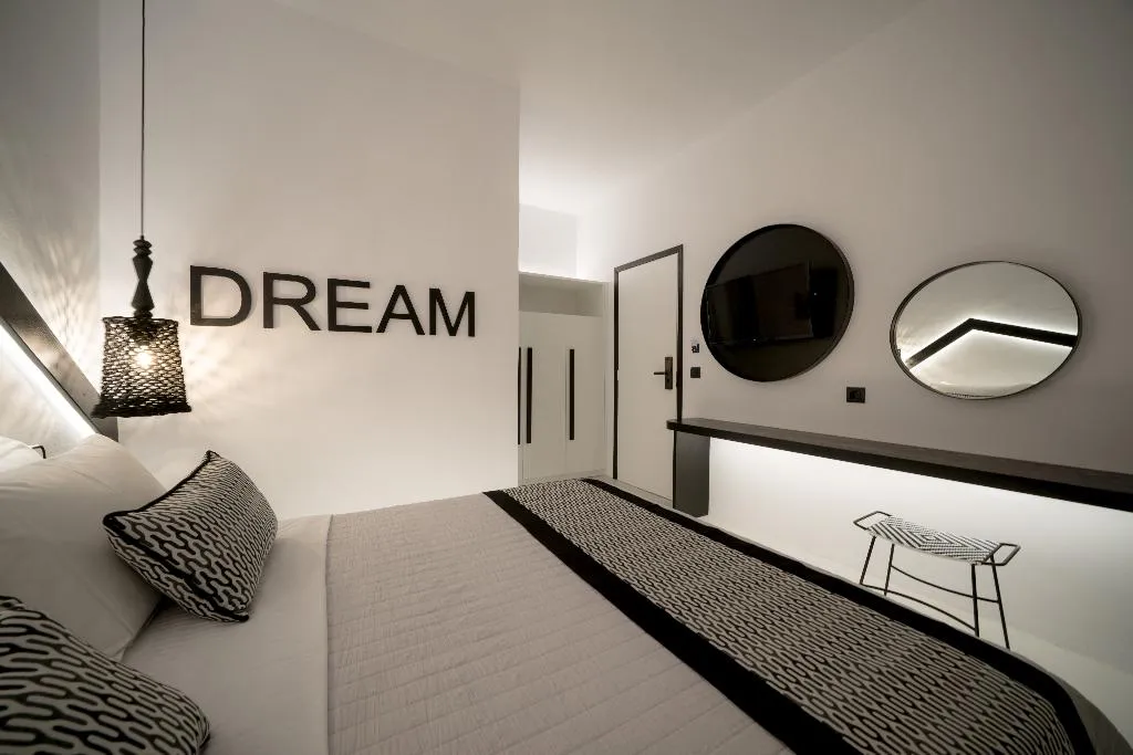 DOUBLE COMFORT Room, Divelia, Santorini