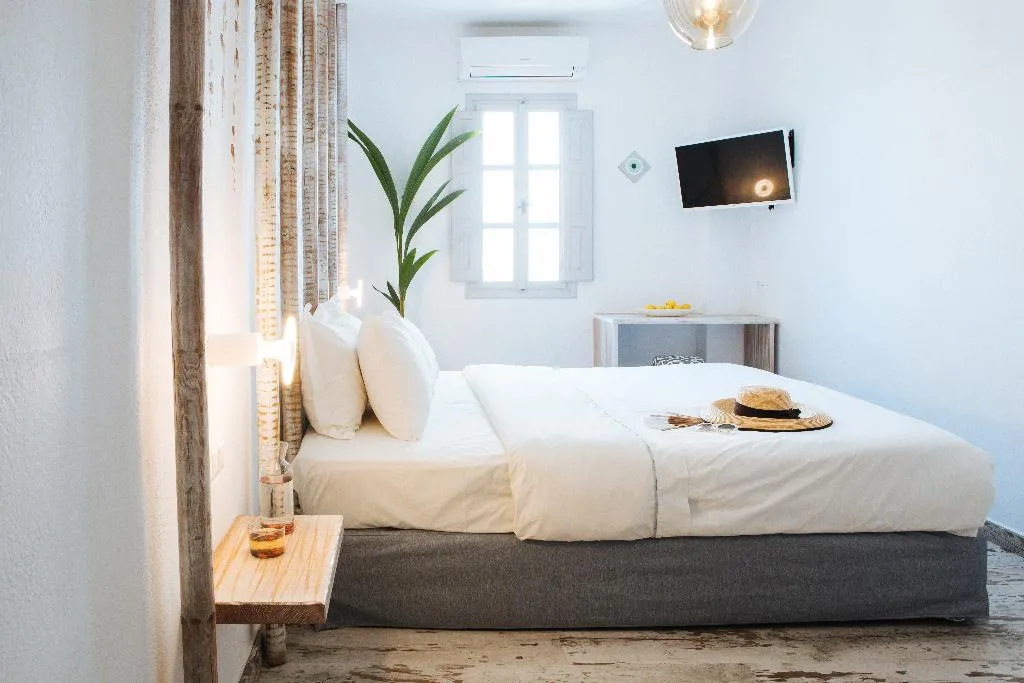 DOUBLE DELUXE ONE BED Room, The Museum Project Oia, Santorini