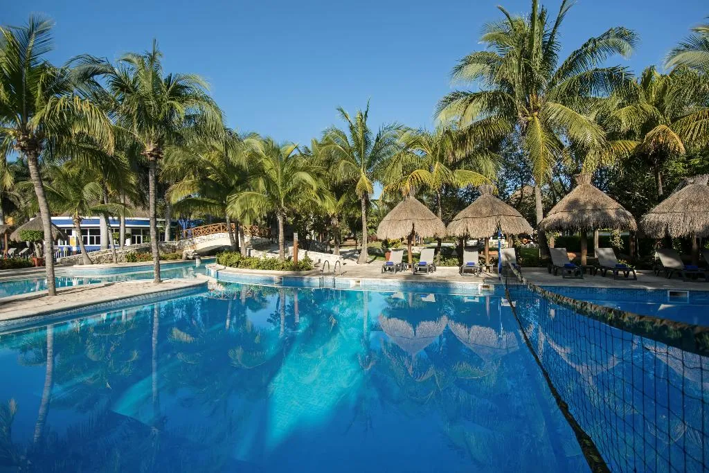Pool, Iberostar Waves Paraiso del Mar All Inclusive, Cancun Area