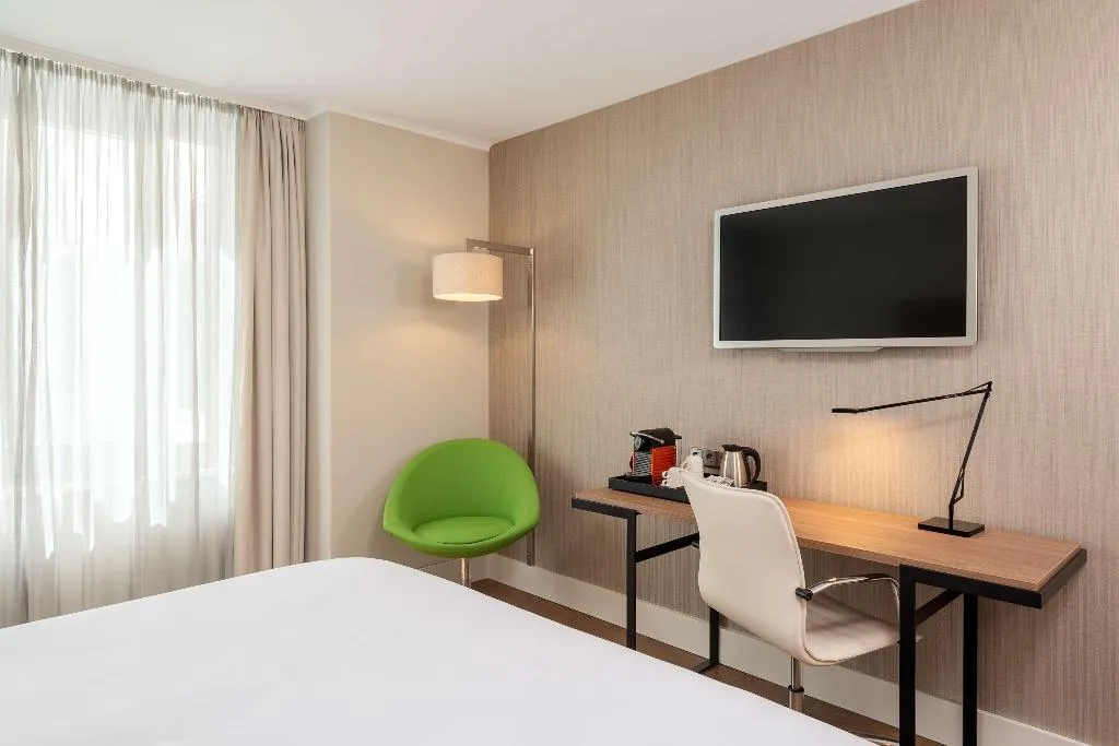 SINGLE SUPERIOR Room, NH Collection Berlin Mitte am Checkpoint Charlie, Berlin