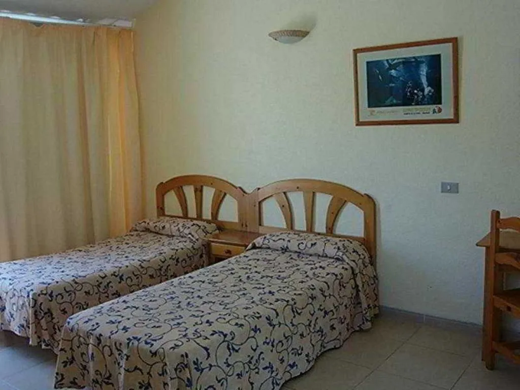 Room, Paradero II, Tenerife