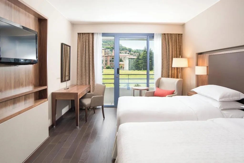 Room, Sheraton Lake Como, Milan