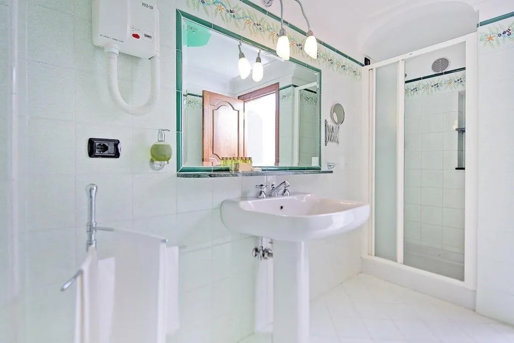 QUADRUPLE THREE BEDS Room, Tramonto D'oro, Naples