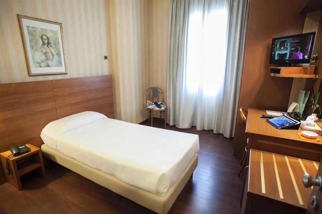 SINGLE ANNEX Room, Hotel 2C, Milan