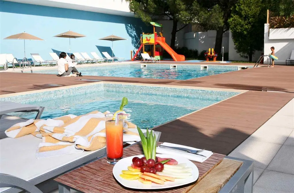 Pool, Novotel Lisboa, Lisbon