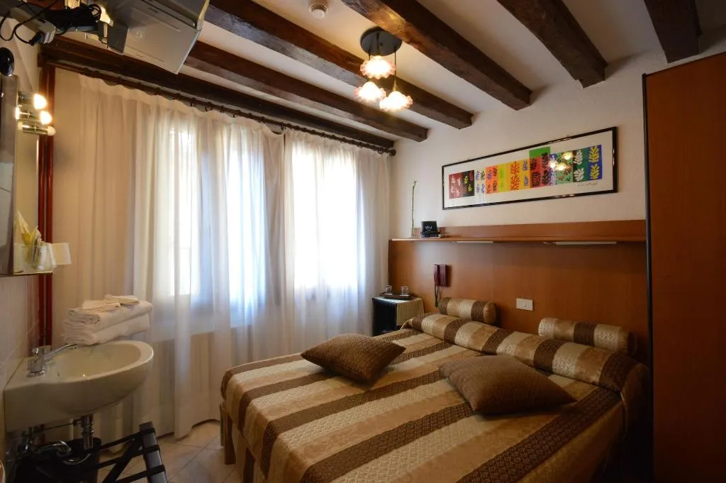 Room, Albergo Marin, Venice