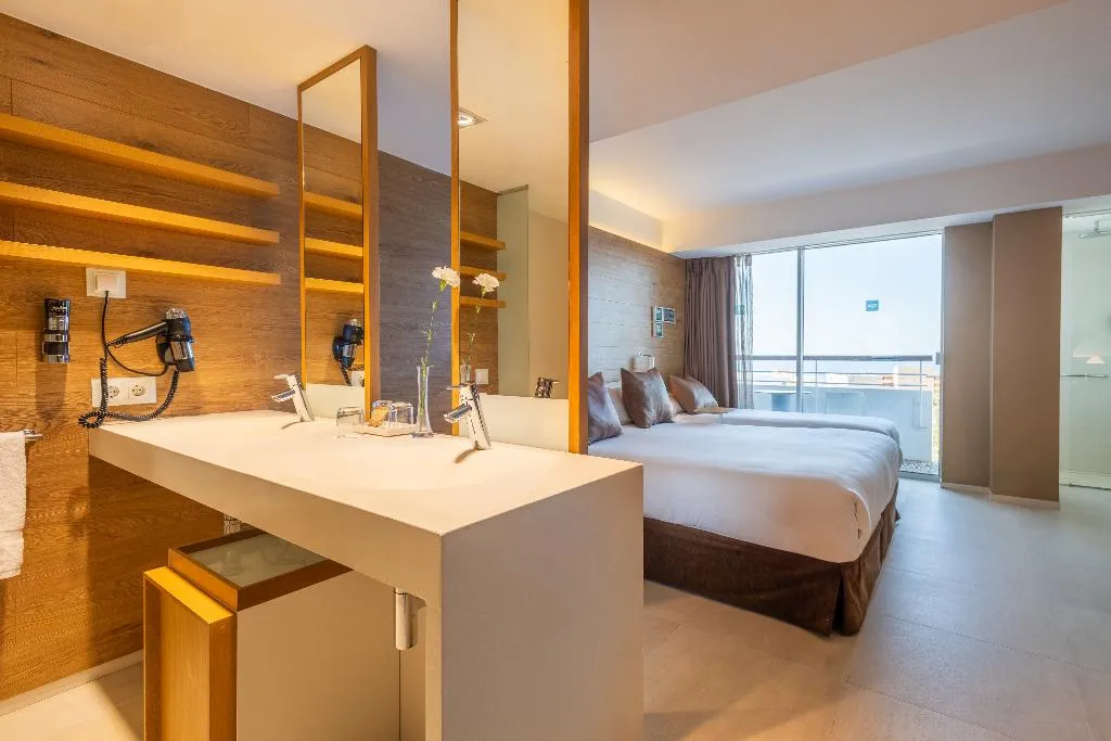 TRIPLE DELUXE Room, Leonardo Boutique Hotel Port Portals - Adults only, Majorca